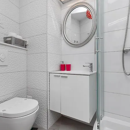 アパート Joy ポドゥゴラ