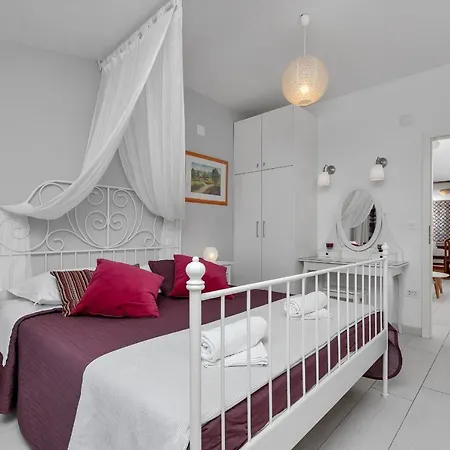 Joy Apartment *