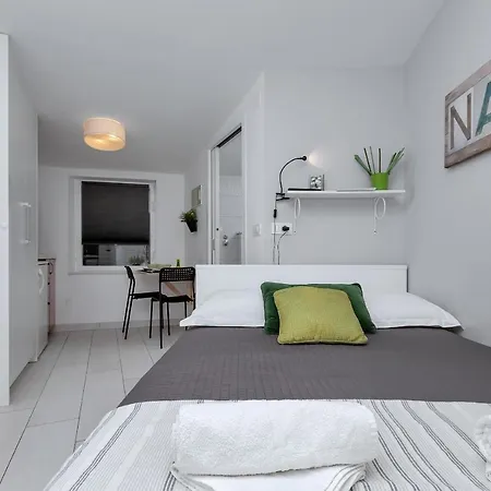 Joy Apartment *